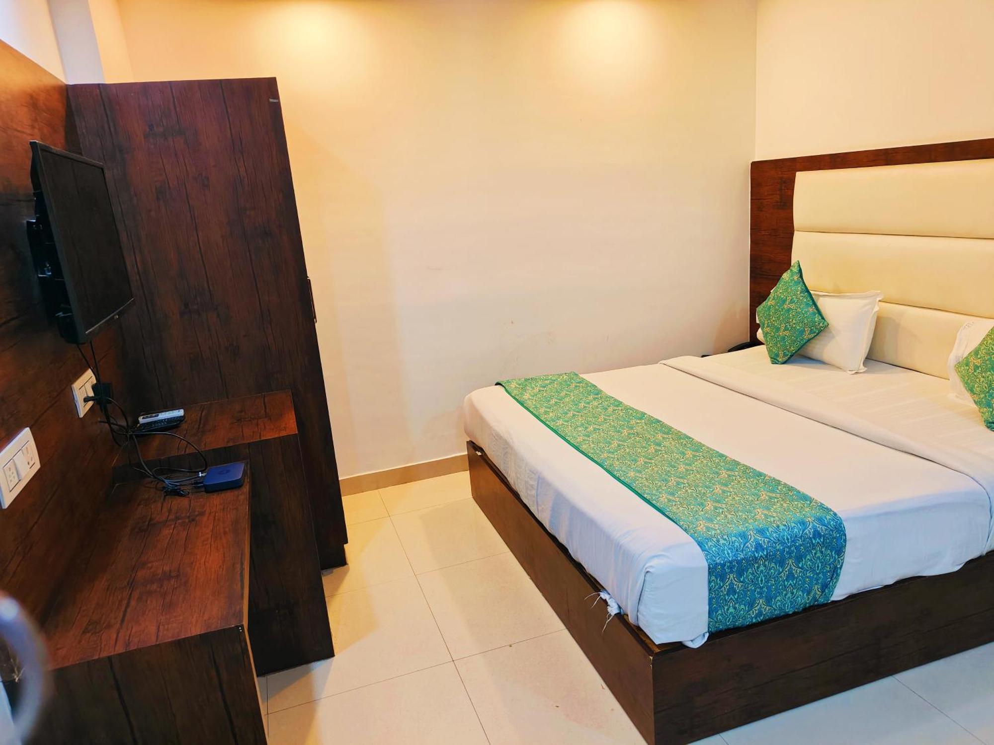 Grand Tela Near Igi Airport Delhi 4*