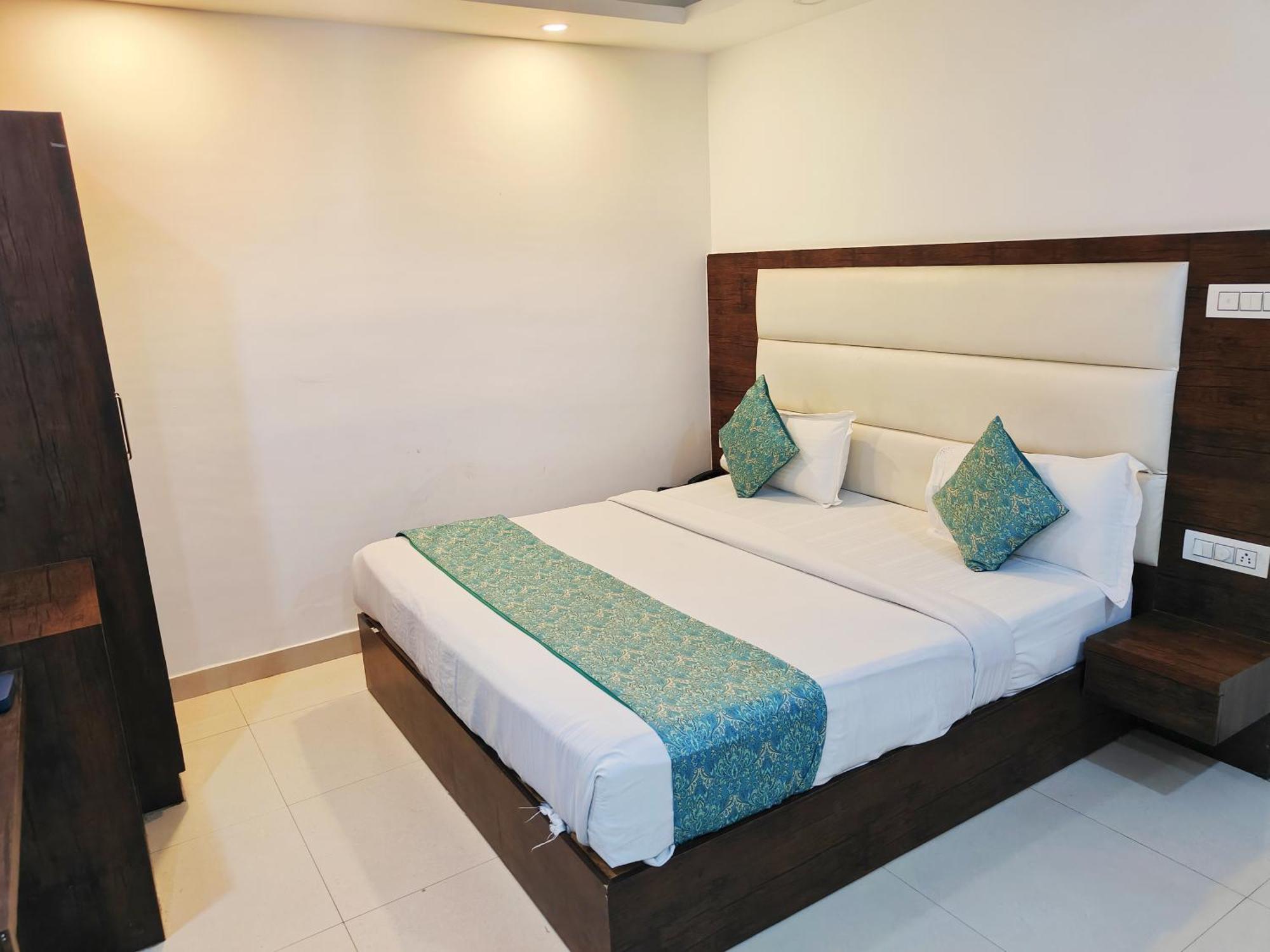 Grand Tela Near Igi Airport Delhi